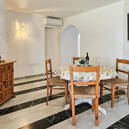 Jardines De Calahonda, Garden Apartment